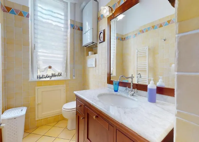 House Azzurra By World * Genova