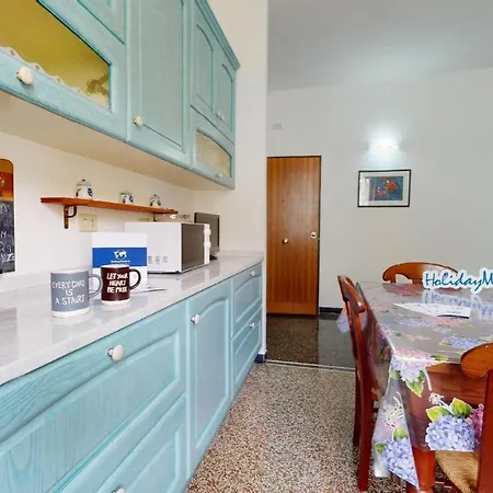 House Azzurra By World * Genua